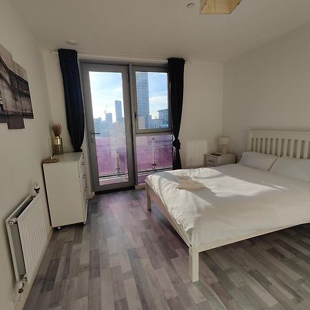 Giogio - Comfortable Stratford Flat With Stunning Views Apartamento Londres Exterior foto